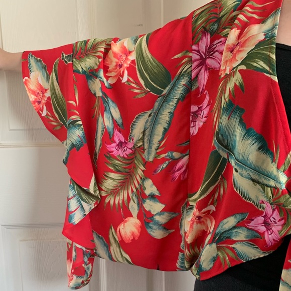 Forever 21 Floral Kimono/Pullover - Picture 3 of 5